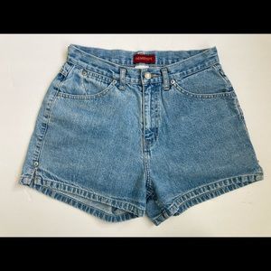 Vintage denim mom shorts! They are high waisted